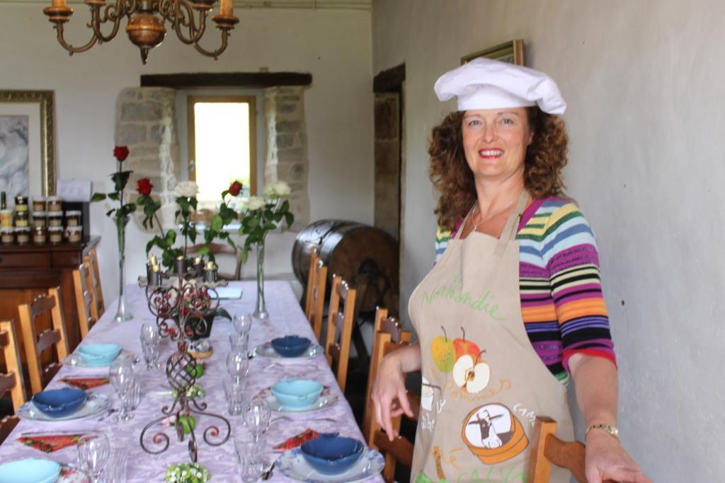 Juaye-Mondaye La Ferme Manoir Saint Barthelemy Bed & Breakfast エクステリア 写真