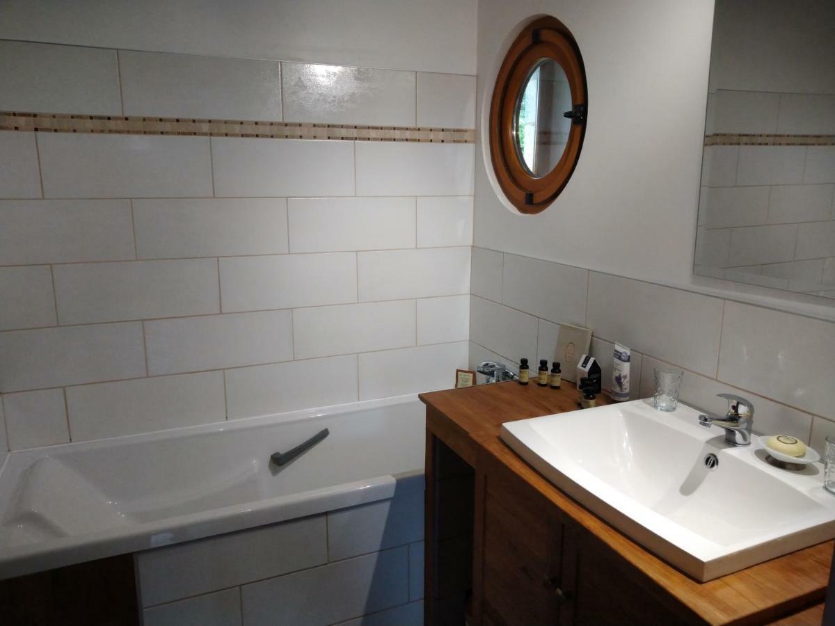 Juaye-Mondaye La Ferme Manoir Saint Barthelemy Bed & Breakfast エクステリア 写真